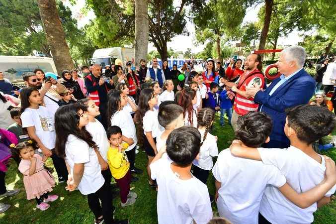 İzmir Kültürpark’ta 23 Nisan neşesi