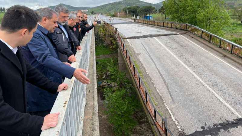 Kepsut Yolunda Bulunan Köprüde Çökme Meydana Geldi