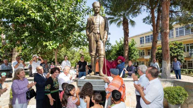 Atatürk'ü yok saymaya, unutturmaya çalışanlara izin vermeyeceğiz!