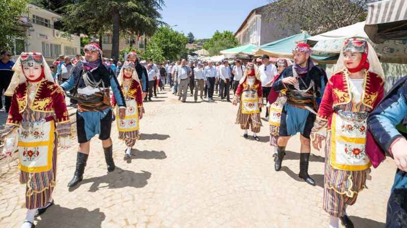 Efeler Yolu'yla İzmir'in kültürel değerleri birbirine bağlanıyor