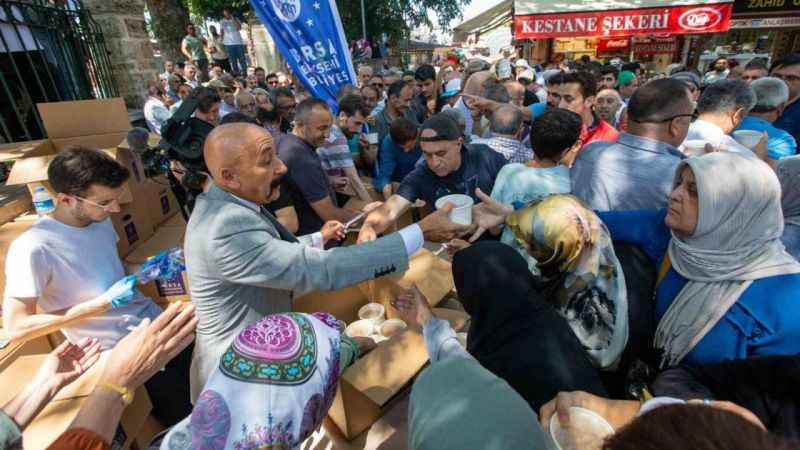 Aşure kazanları birlik için kaynadı