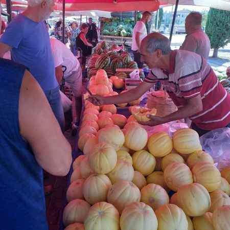 Ayvalık - Sarımsaklı Pazarı cep yakıyor