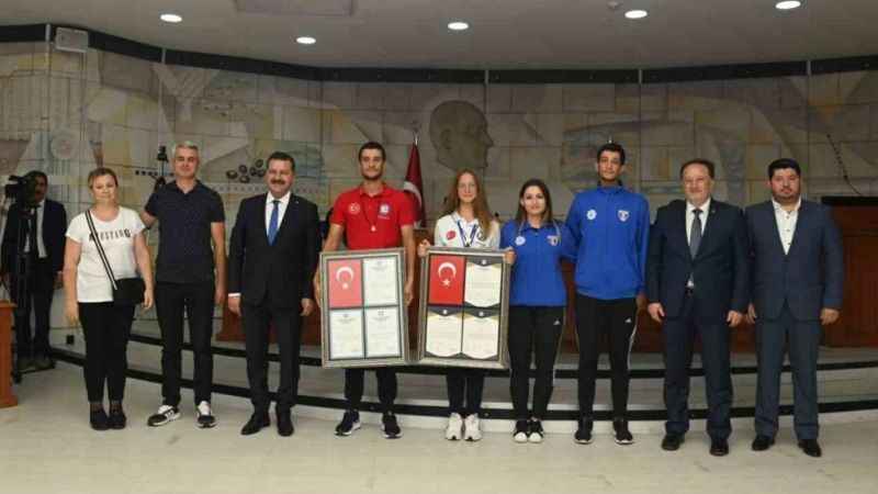 Büyükşehir Meclis Üyeleri Kurtdereli güreşlerine davet edildi