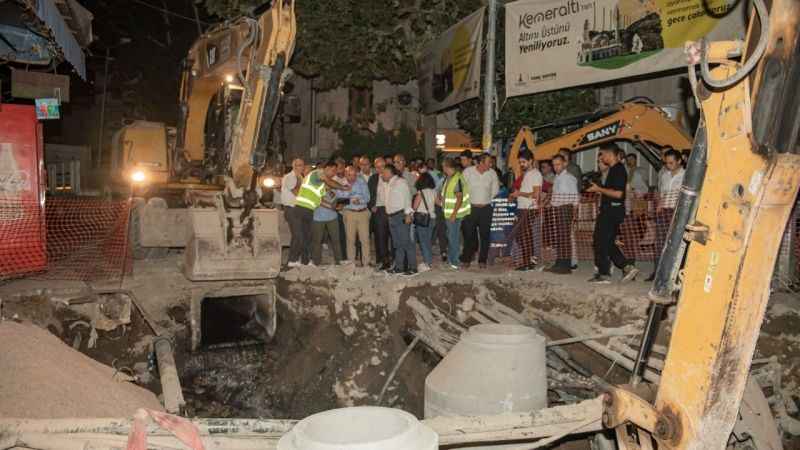 Tunç Soyer Kemeraltı'nın yerinde inceledi: Gece şantiye, gündüz çarşı