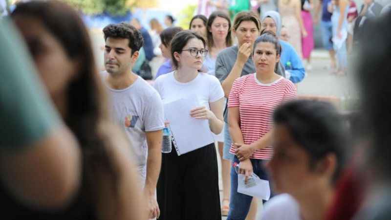 Bayraklı'da öğretmenler, 