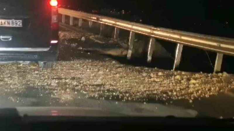 Bodrum yolu ulaşıma kapandı: İsale patladı, yol çöktü!