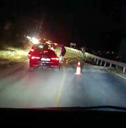 Bodrum yolu ulaşıma kapandı: İsale patladı, yol çöktü!