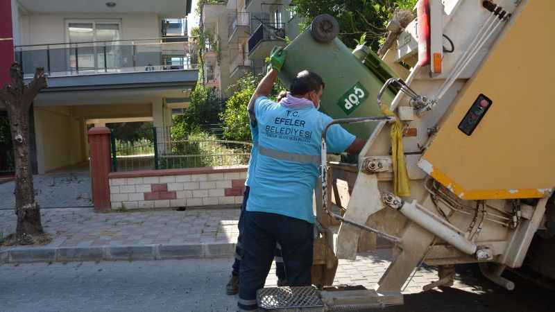 Efeler’in ekipleri kenti pırıl pırıl yapıyor