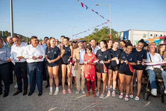 İzmir Büyükşehir Belediyesi’nden gençlere armağan