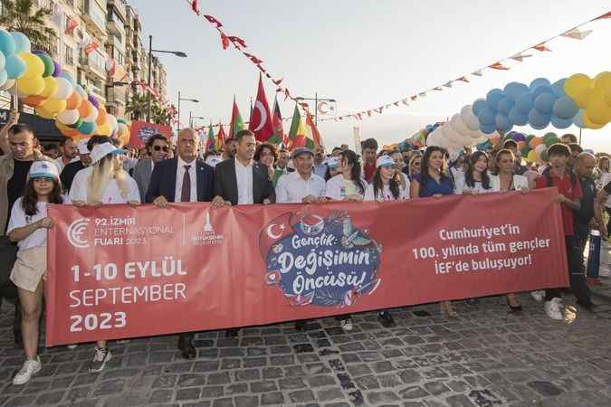 İzmir Enternasyonal Fuarı'nda gençlik enejisi