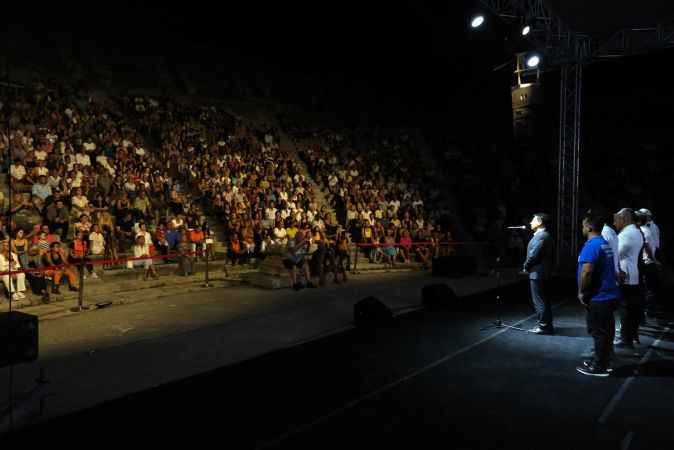 Antik tiyatrodan barış ezgileri yükseldi