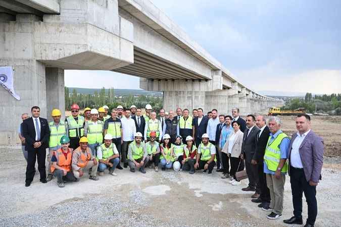 Ankara-İzmir hızlı tren hattı 2027'de hizmete girecek