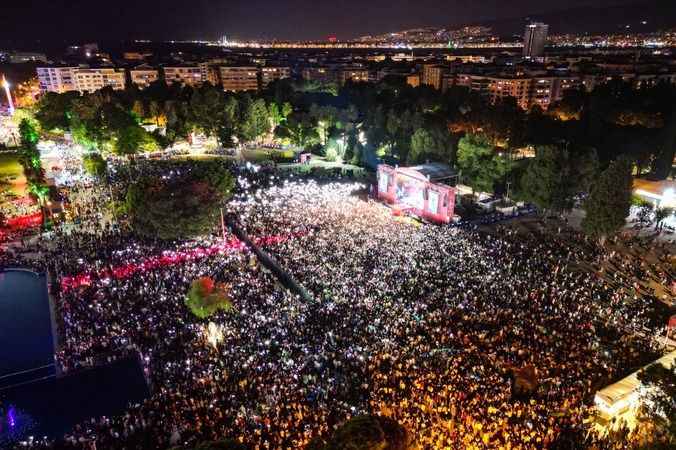 92. İzmir Enternasyonal Fuarı’nda konserler dolu dizgin devam ediyor