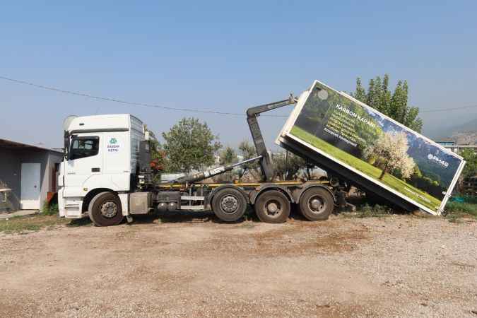 Bornova’da çevreci dönüşüm: Budanan dallar yeni bitkilere can veriyor