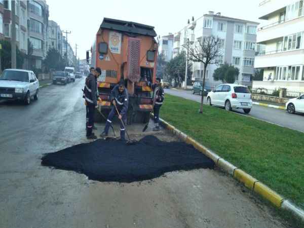 Karesi’de asfaltlama çalışmaları son sürat devam ediyor