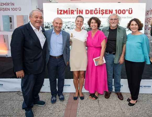 Kurtuluşun 100. yılında İzmir Kitap Serisi tanıtıldı