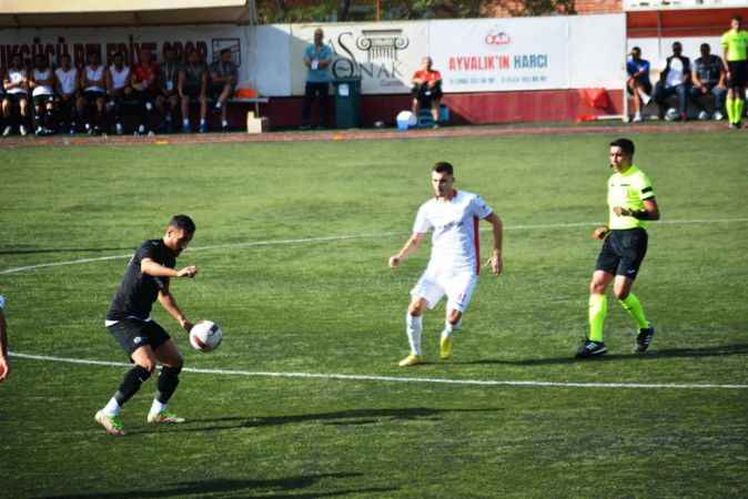 Ayvalıkgücü Belediyespor lige tutuk başladı