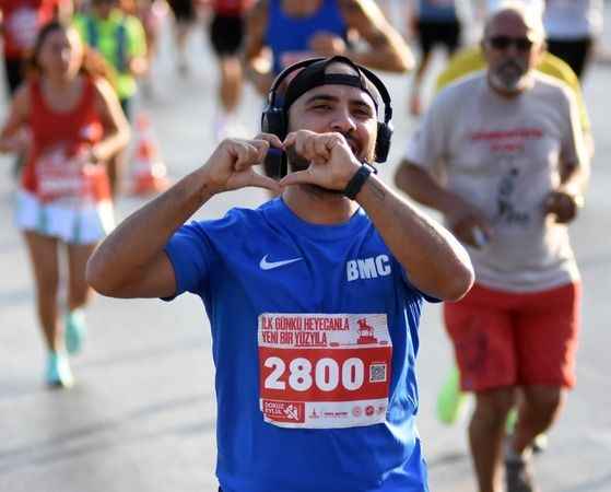 9 Eylül İzmir Yarı Maratonu’nda kurtuluş coşkusu