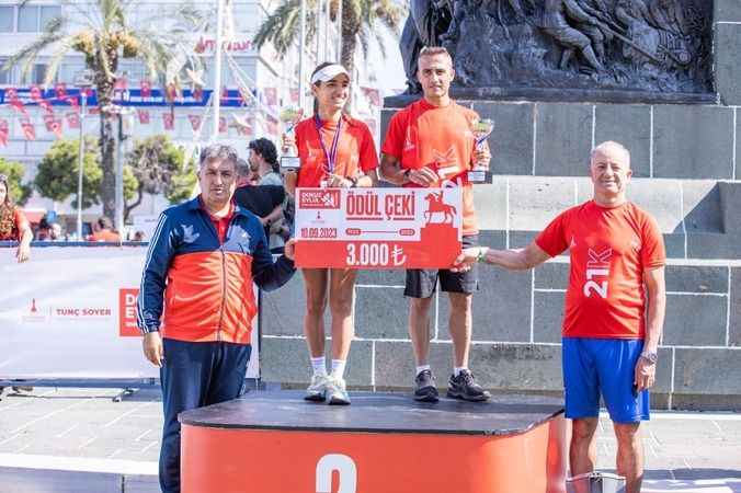 9 Eylül İzmir Yarı Maratonu’nda kurtuluş coşkusu