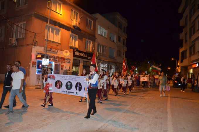 Gömeç’te uluslararası halk oyunları coşkusu