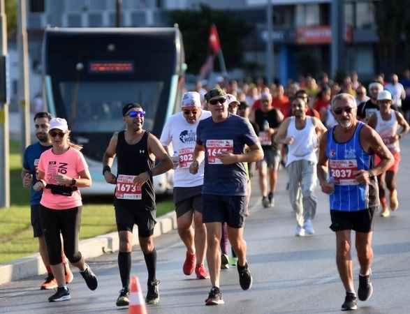 9 Eylül İzmir Yarı Maratonu’nda kurtuluş coşkusu