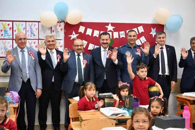 Vali Ustaoğlu İlk Ders Zilini Çaldı