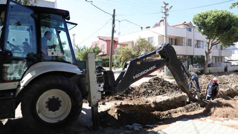 Burhaniye Belediyesi Fen İşleri ekipleri tam kapasite sahada