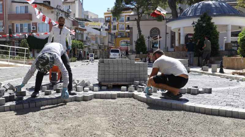 Burhaniye Belediyesi Fen İşleri ekipleri tam kapasite sahada