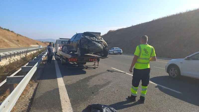 İstanbul-İzmir Otoyolu'nda üç araç kazaya karıştı: 2 ölü, 7 yaralı