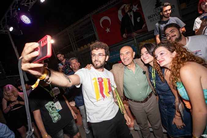 Başkan Soyer İzmir kampında gençlere seslendi; “Siyasetten uzak durmayın”