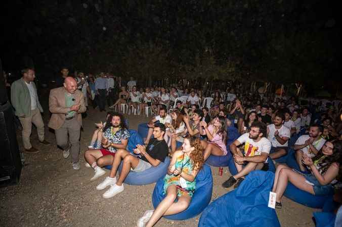 Başkan Soyer İzmir kampında gençlere seslendi; “Siyasetten uzak durmayın”