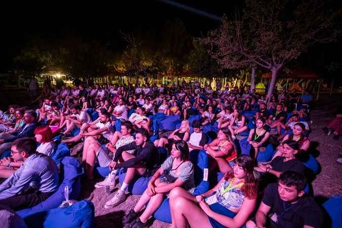 Başkan Soyer İzmir kampında gençlere seslendi; “Siyasetten uzak durmayın”