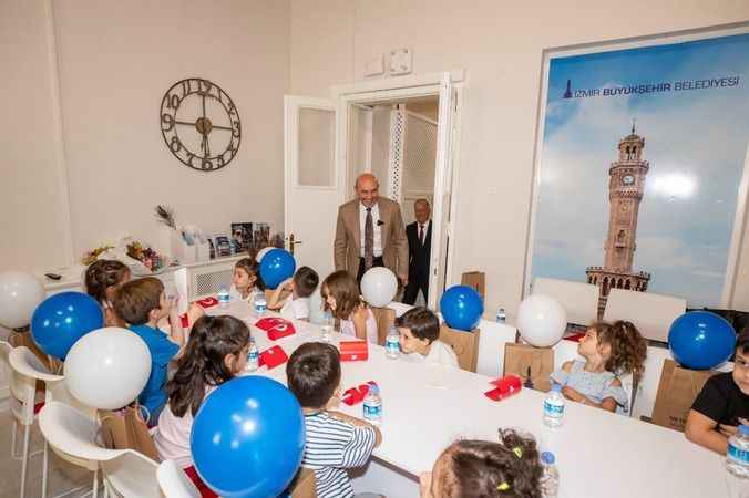 Başkan Soyer, Dünya Süt Günü’nde minikleri ağırladı