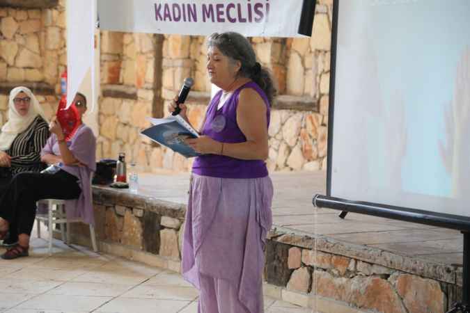 Kadınlar, belediyenin siyaset atölyesinde bir araya geldi