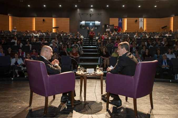 Başkan Soyer: Kapı kapı dolaşarak çocuklara beslenme çantası dağıtıyoruz