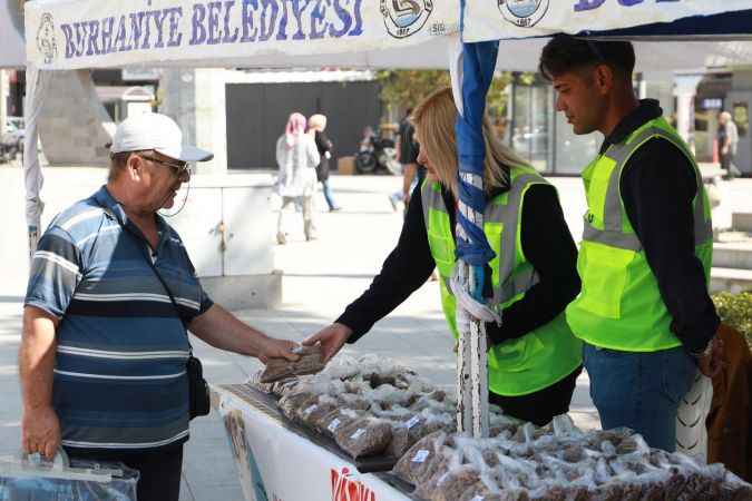 Başkan Deveciler Dünya Hayvanları Koruma Günü'nü hayvanseverler ile kutladı