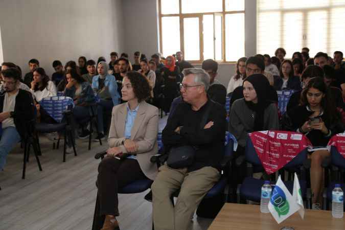 Edremit Belediyesi gençleri Avrupa’ya gönderiyor