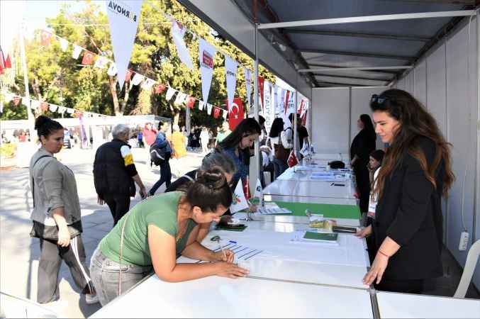 İşçi ve işveren bu fuarda buluştu: Belediyenin istihdam fuarı açıldı