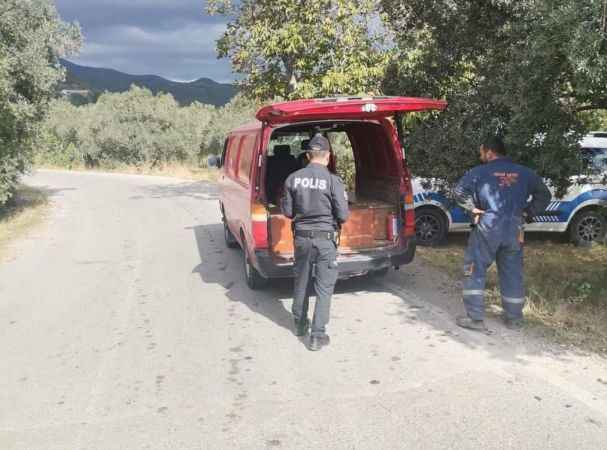 Araçlar didik arandı: Balıkesir Emniyeti zeytin ve kozalak hırsızlığına geçit vermiyor!