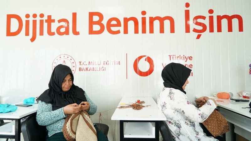 Depremzede kadınlar “Dijital Benim İşim” projesi ile dijital hayata adım atacak