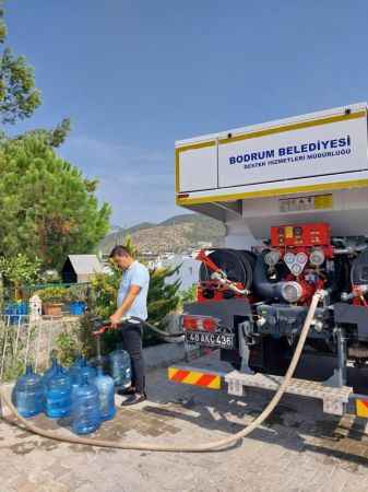 Belediyeden su tankeri destegi