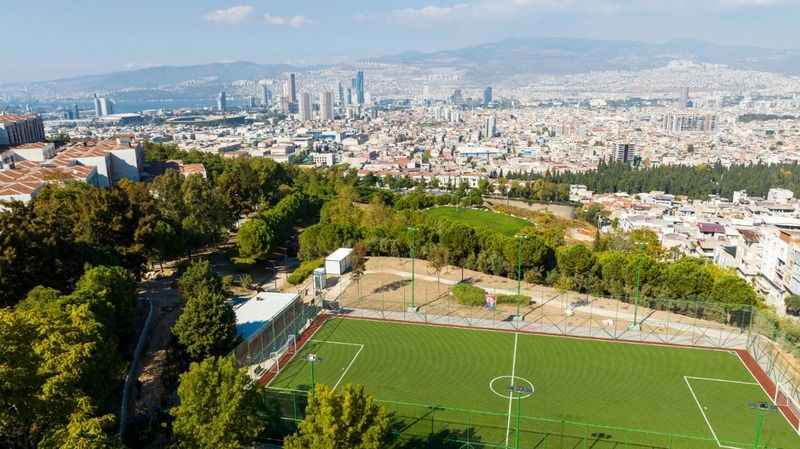 Bornovalılar nefes alacak! Nif Dağı’nın kente açılan kapısı Meriç Yaşayan Parkı gün sayıyor