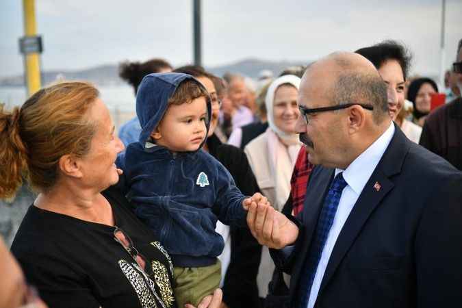 Vali Ustaoğlu Marmara'ya çıkarma yaptı