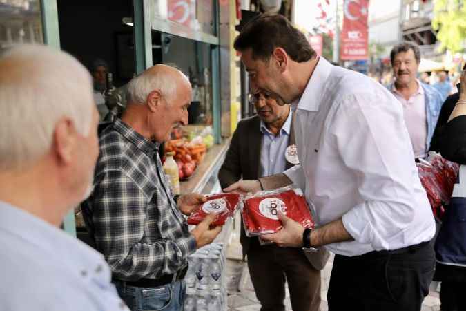 Bandırma'da yer gök kırmızı beyaz