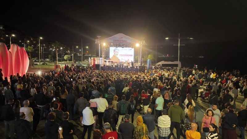 İzmir Körfezi'nde 29 Ekim Festivali..