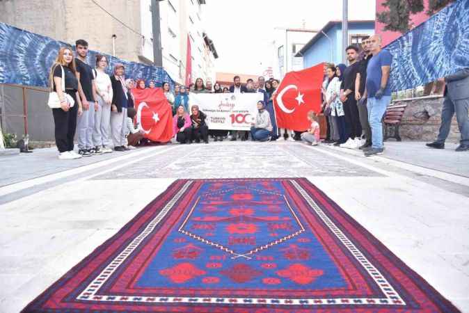 Cumhuriyet’in 100. yılında 100 metre kumaş kök boya ile boyandı