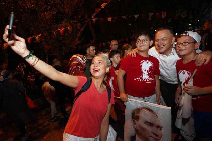 Beylikdüzü'nde binlerce kişi 100.yıl için yürüdü