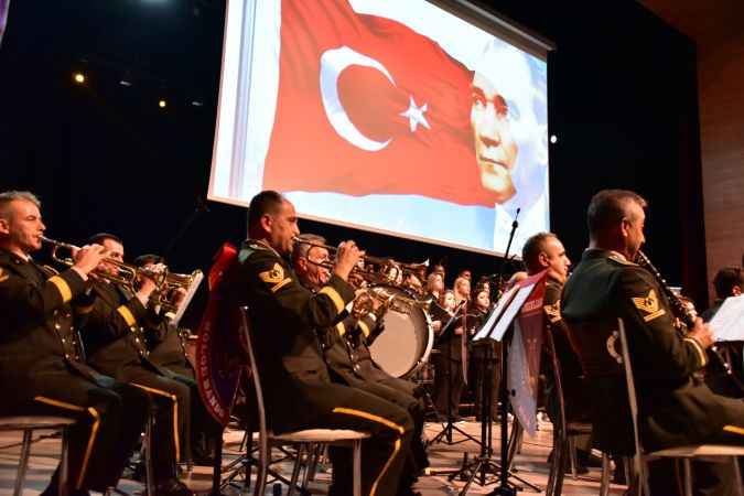 Balıkesir Üniversitesi'nde, Cumhuriyetimizin 100. Yılı Coşkusu