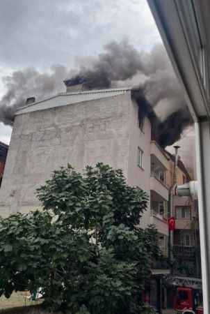 Bursa'da korku dolu anlar! Sinir krizi geçirdi, ailesinin evini ateşe verdi..