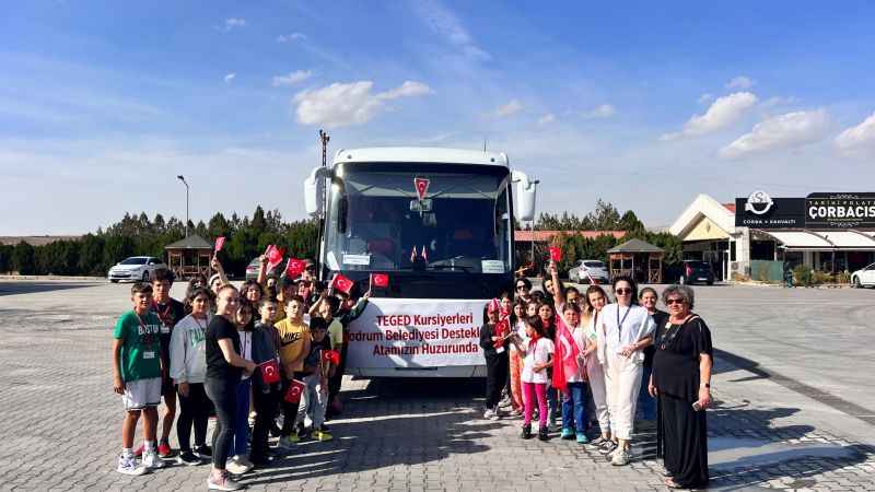 Atatürk’ün çocukları Anıtkabir’de